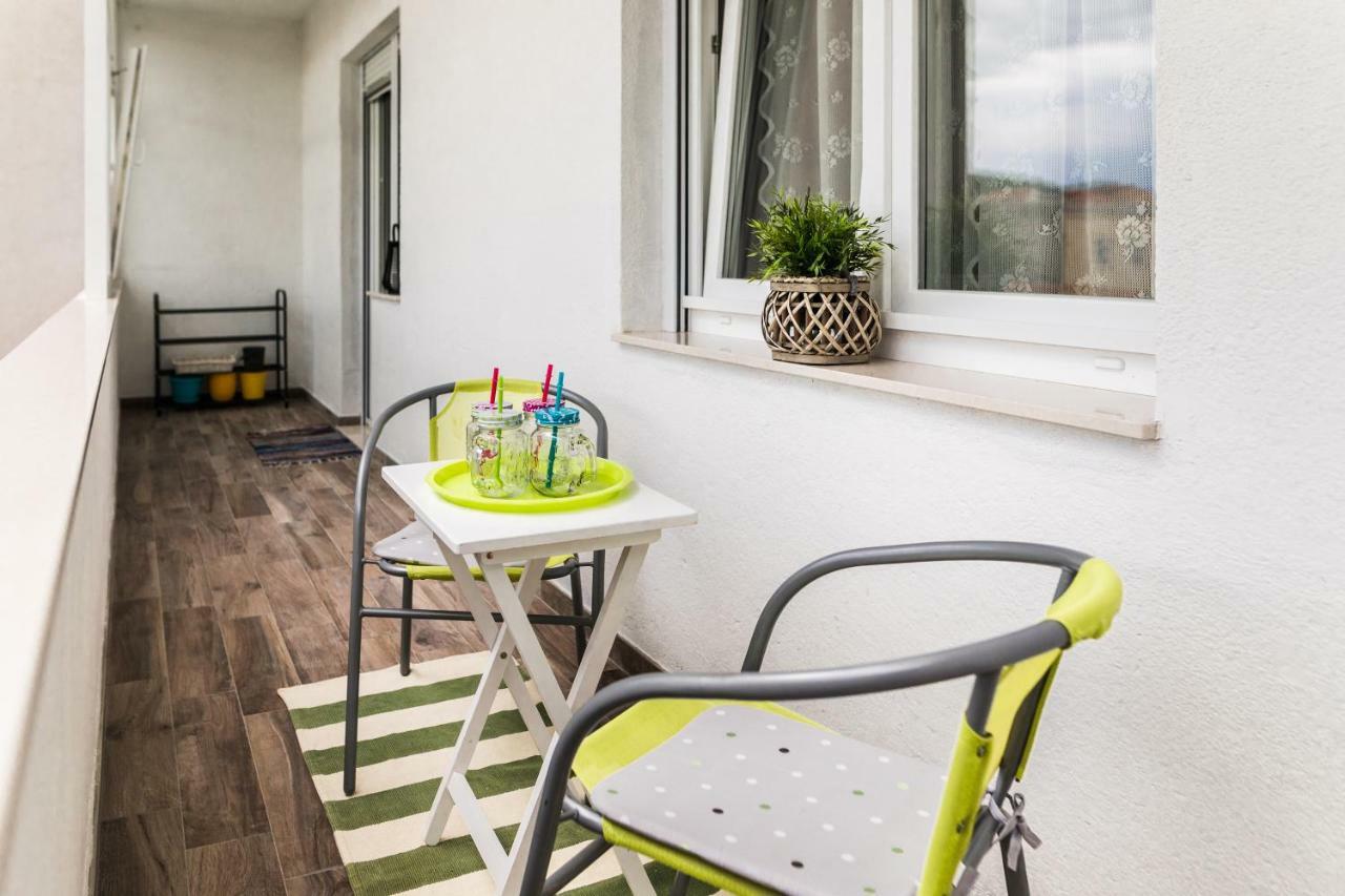 Apartment Martha Split Exterior photo
